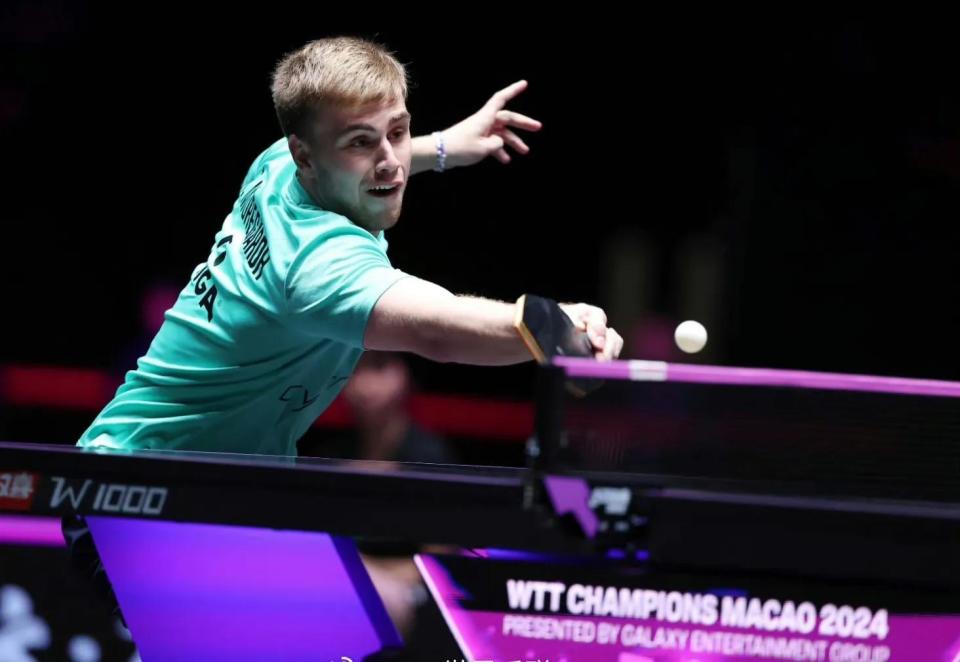 动他在足球 动他在足球